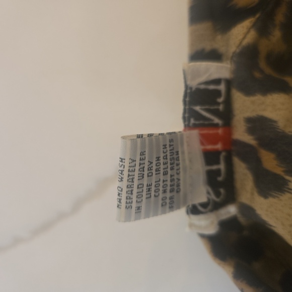 VTG 100% Silk Leopard Print Long Sleeve Button Down Blouse Brown Medium - Picture 10 of 11